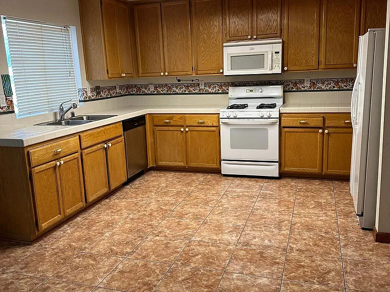 960 Cloverbrook Cir — Photo 27