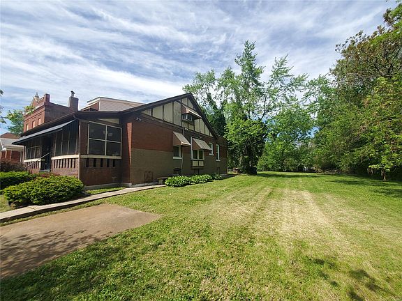 3rd image of 4739 Cote Brilliante Ave