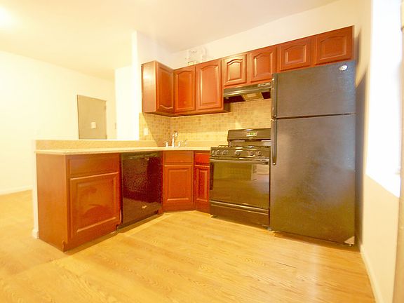 2nd image of 91 E 208th St APT 1E