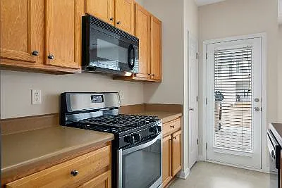 6305 Shoreview Cir — Photo 10