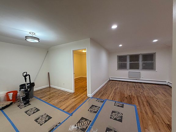 4th image of 19-26 Parsons Blvd Floor 3