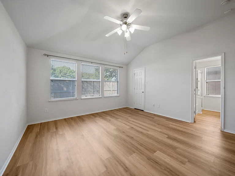 3904 Oakhurst Ln — Photo 16