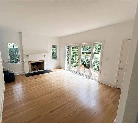2504 Alhambra Cir — Photo 18