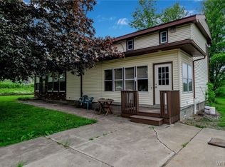 1970 Sturgeon Point Rd, Derby, NY 14047