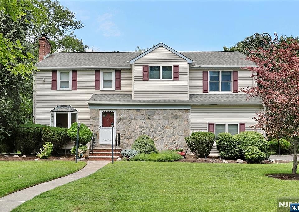 1st image of 434 Hasbrouck Boulevard