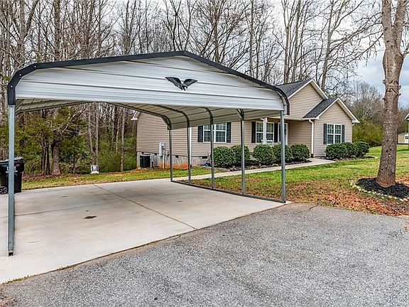 2nd image of 24 Sweetgum Cir