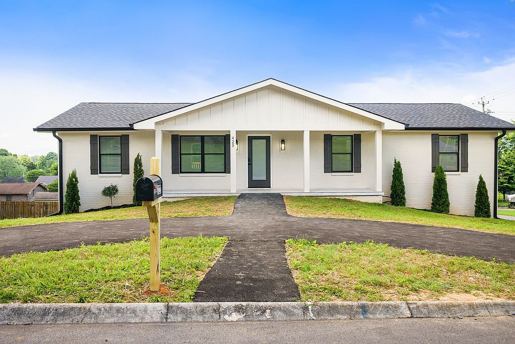 425 3rd St - Property Image