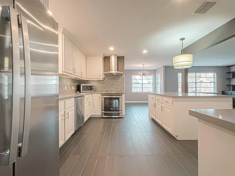 11406 High Star Dr — Photo 2