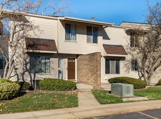 4 Richmond Towne St, Southfield, MI