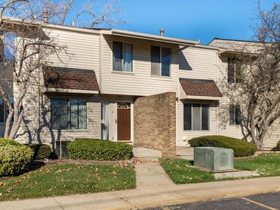 4 Richmond Towne St, Southfield, MI, 48075