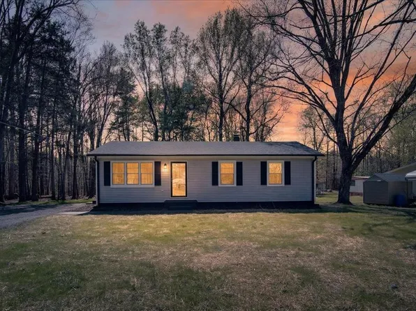 1021 Pine Trl, Halifax, VA 24558