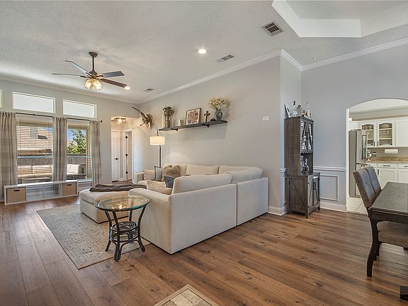 4th image of 7429 Amber Dr