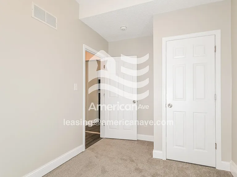 79867_012_bedroom_13884637.jpg