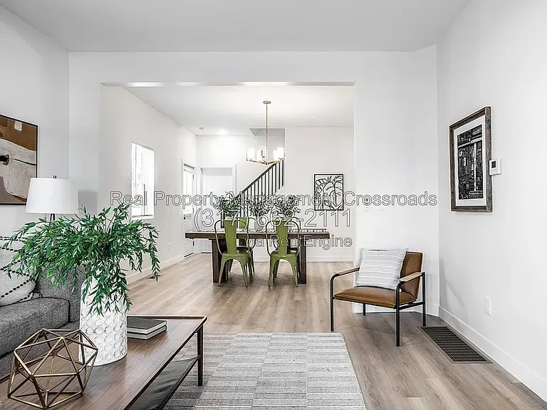849 N Oakland Ave — Photo 9