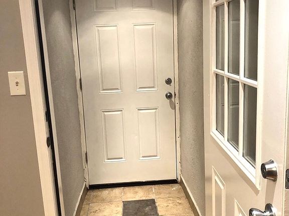 2nd image of 2323 S Alder St
