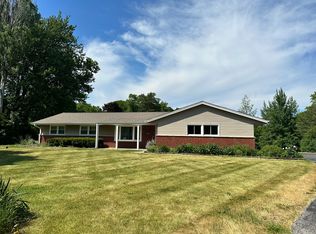 16720 Wild Cherry Dr, Brookfield, WI 53005