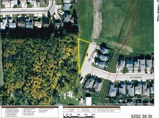 5202 39th St, Drayton Valley, AB T7A0B7