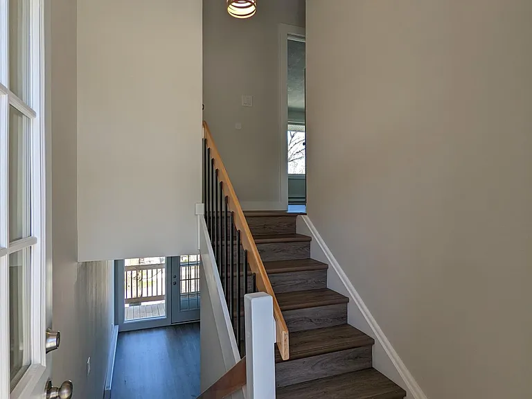 562 S Willard St — Photo 2