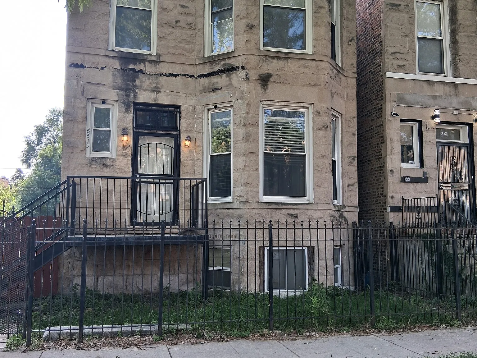 6619 S Rhodes Ave — Photo 1