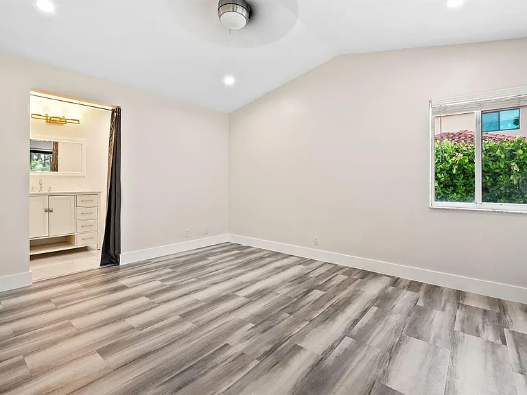 4498 Dogwood Cir — Photo 14