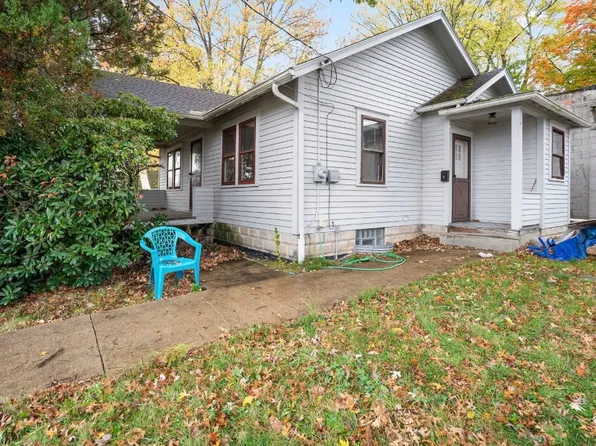 12 Bouquet Ave, Youngstown, OH 44509