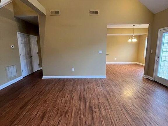 4th image of 109 Janice Dr
