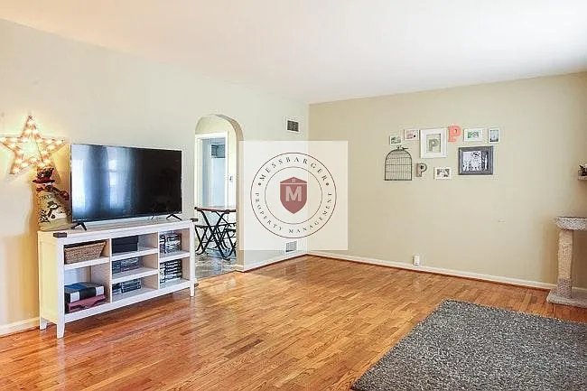 3 bed, $1,595 — Photo 2