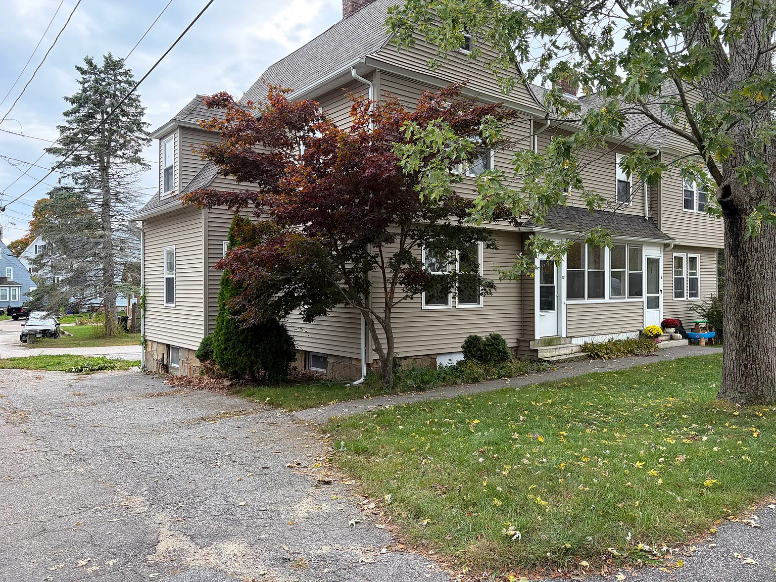 3 bed, 1.5 bath, 1452 sqft, $2,350 — Photo 1