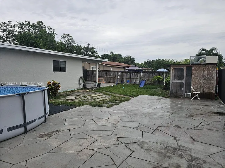 75 SW 18th Ave — Photo 21