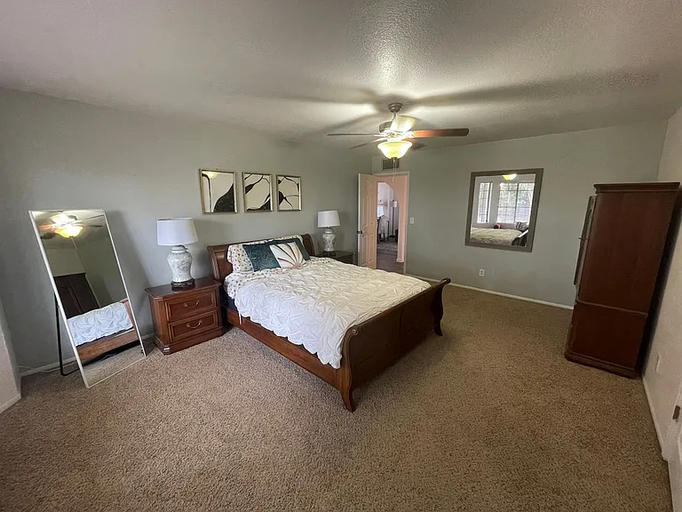 2046 Piccadilly Ln — Photo 11