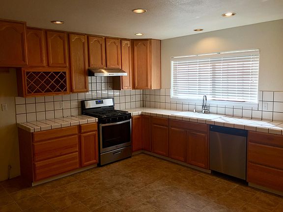 4th image of 1442 Sprucewood Dr