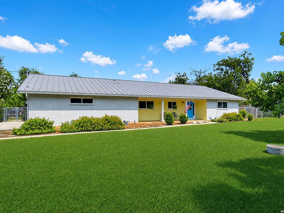 1st image of 6811 Country View Ln