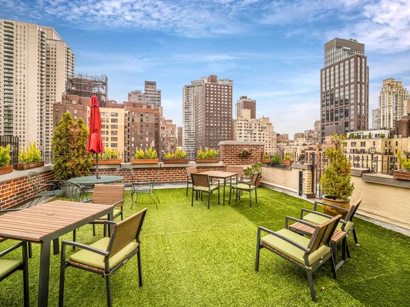 321 East 54th Street image 6 of 7