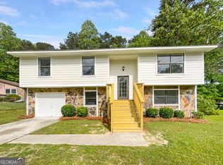 6735 Smoke Ridge Dr S, Atlanta, GA 30349