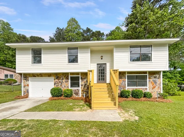 6735 Smoke Ridge Dr S, Atlanta, GA 30349