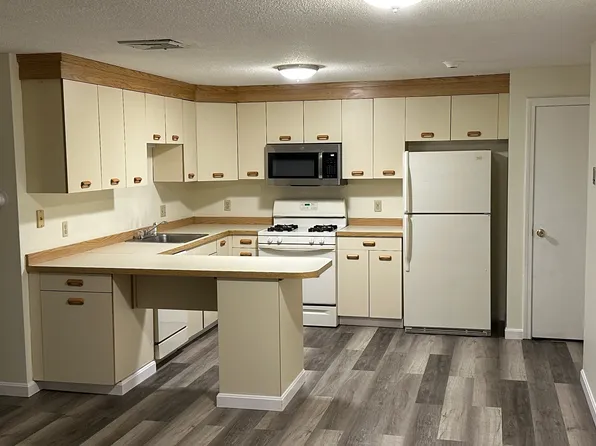 3 Roedean Dr APT 208, Nashua, NH 03063