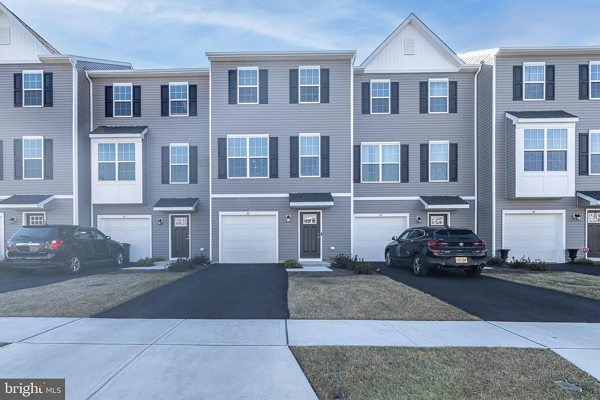 Building Photo - 41 Barnes Way