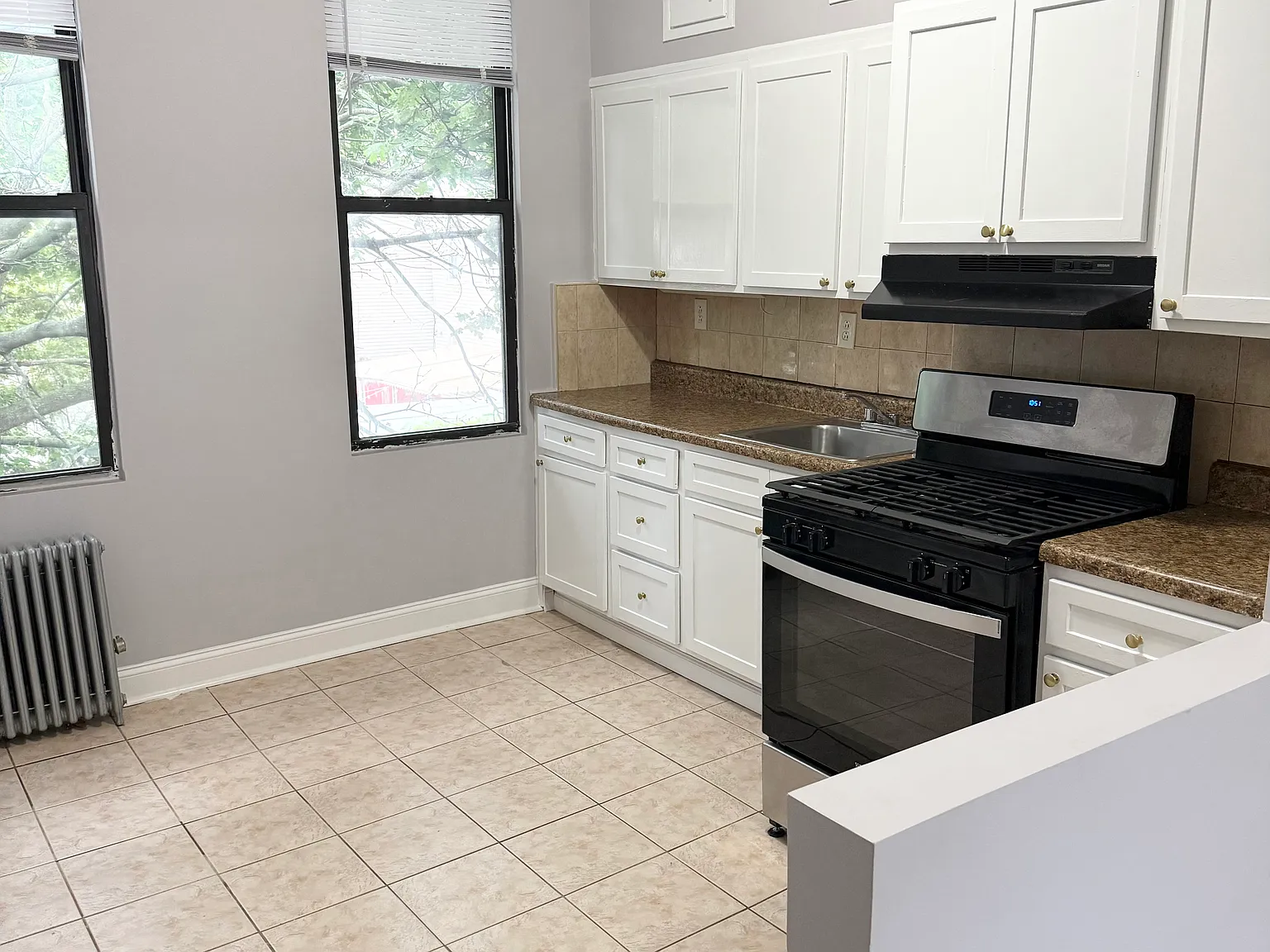 2 bed, 750 sqft, $2,650 — Photo 2
