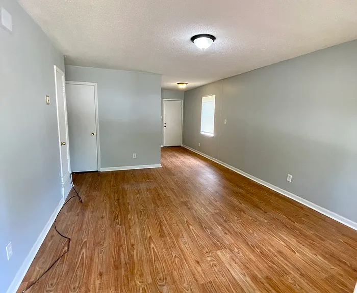 3715 Bluff Wood Dr — Photo 2