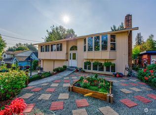 2325 N 116th St, Seattle, WA 98133