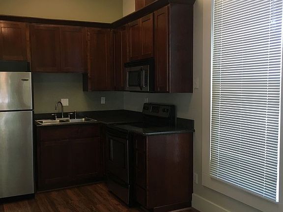 4th image of 1125 F St APT 04