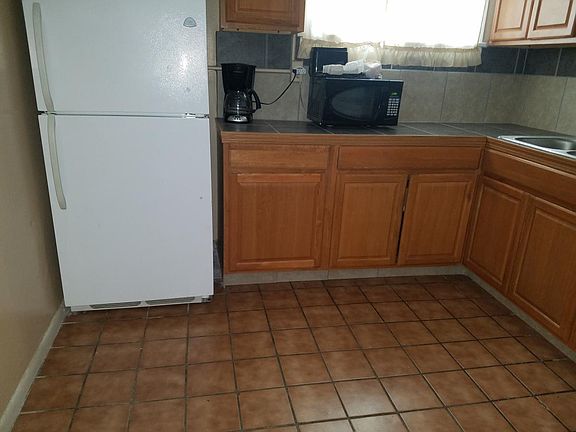 4th image of 2922 Jackson St APT 13