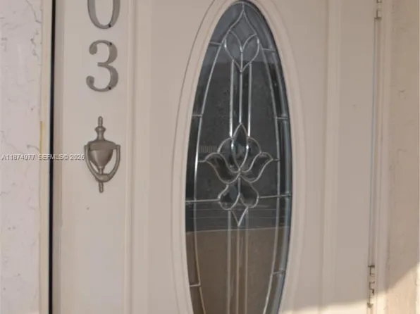 300 S Hollybrook Dr APT 203, Pembroke Pines, FL 33025