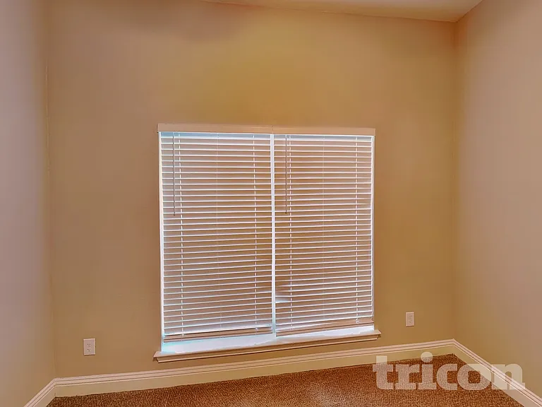 216 Range Rd — Photo 10