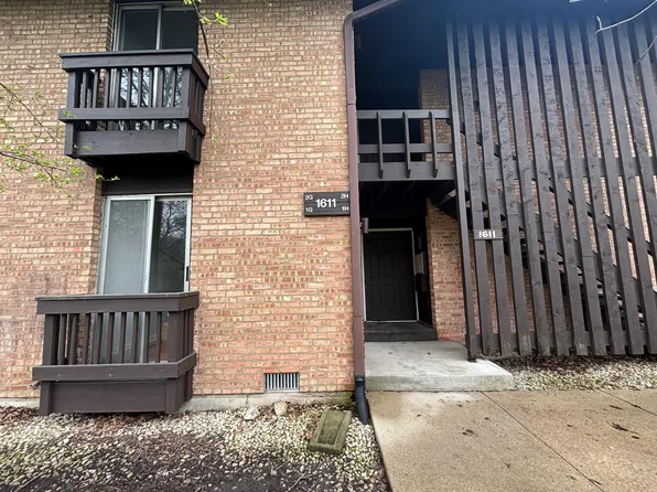 1611 Maple Ter #113-1G, Lisle, IL 60532