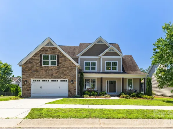 1210 39th Ave NE, Hickory, NC 28601