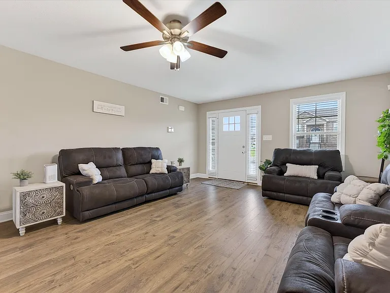 2361 Bridgeport Way — Photo 10