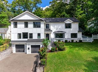 10 Chelsea Dr, Port Washington, NY 11050