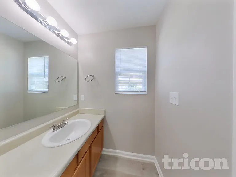 2337 Middle View Dr — Photo 15