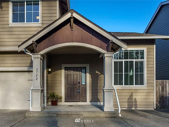 4th image of 6742 Elaine Ct SE